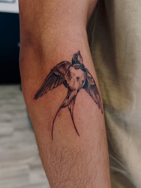 via instagram.com/sourtrout.ink